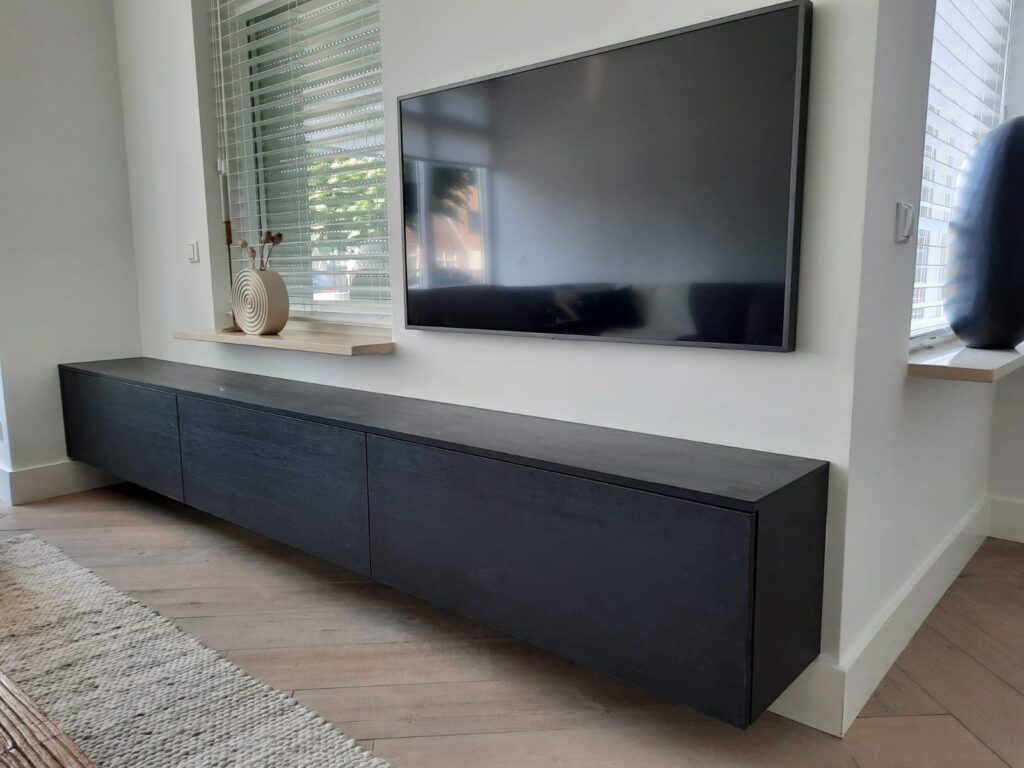 vleugel Staan voor Draad Vrijhangend tv meubel - 3 meter - naturel black - Koggel Interieur -sterk in maatwerk- vleugel Staan voor Draad Vrijhangend tv meubel - 3 meter - naturel black - Koggel Interieur -sterk in maatwerk-