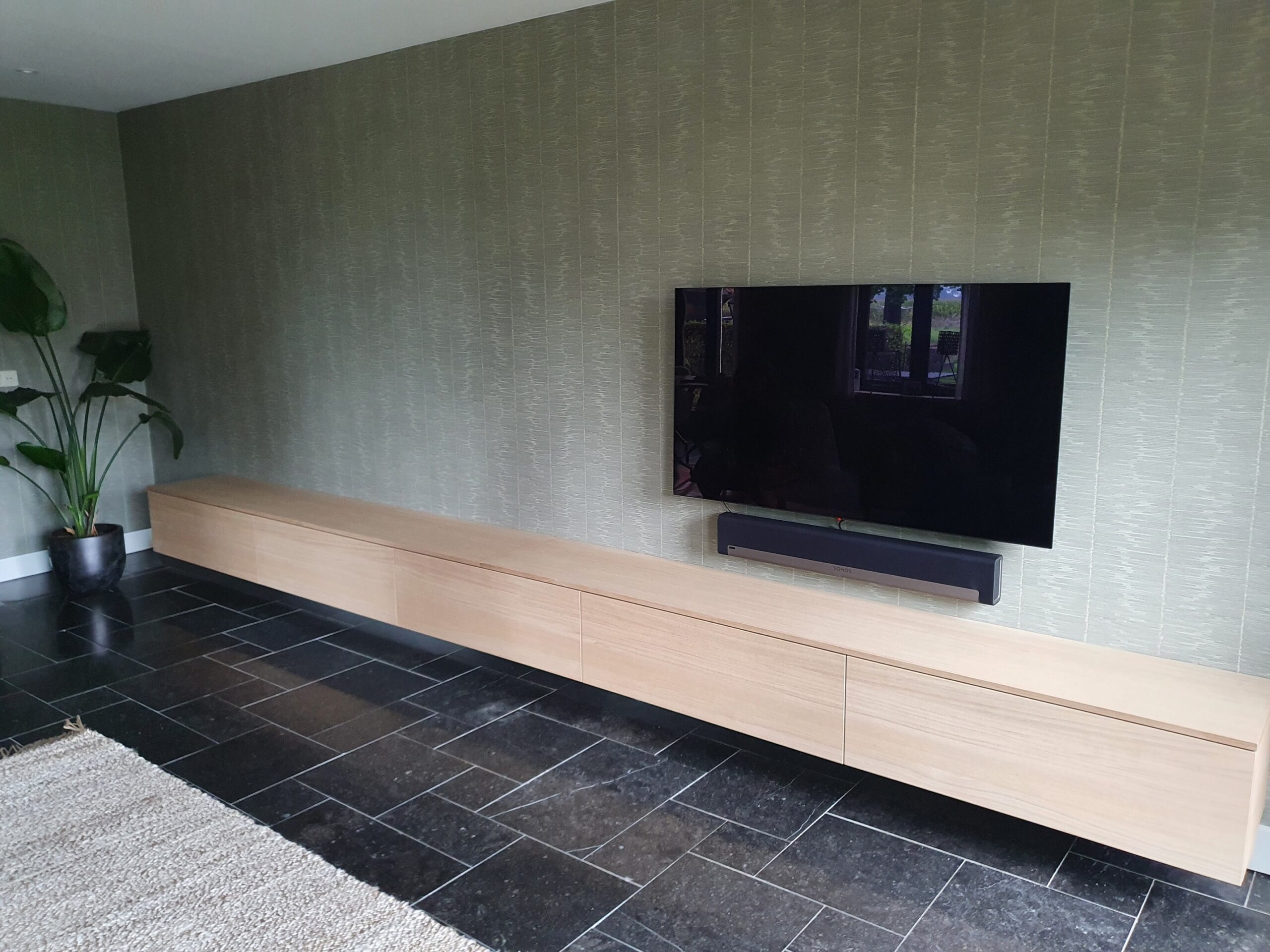 Gevoelig compromis Pessimist Vrijhangend tv meubel op maat - Koggel Interieur -sterk in maatwerk-
