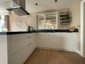 Keuken Deze keuken is weer 'fabrieknieuw'