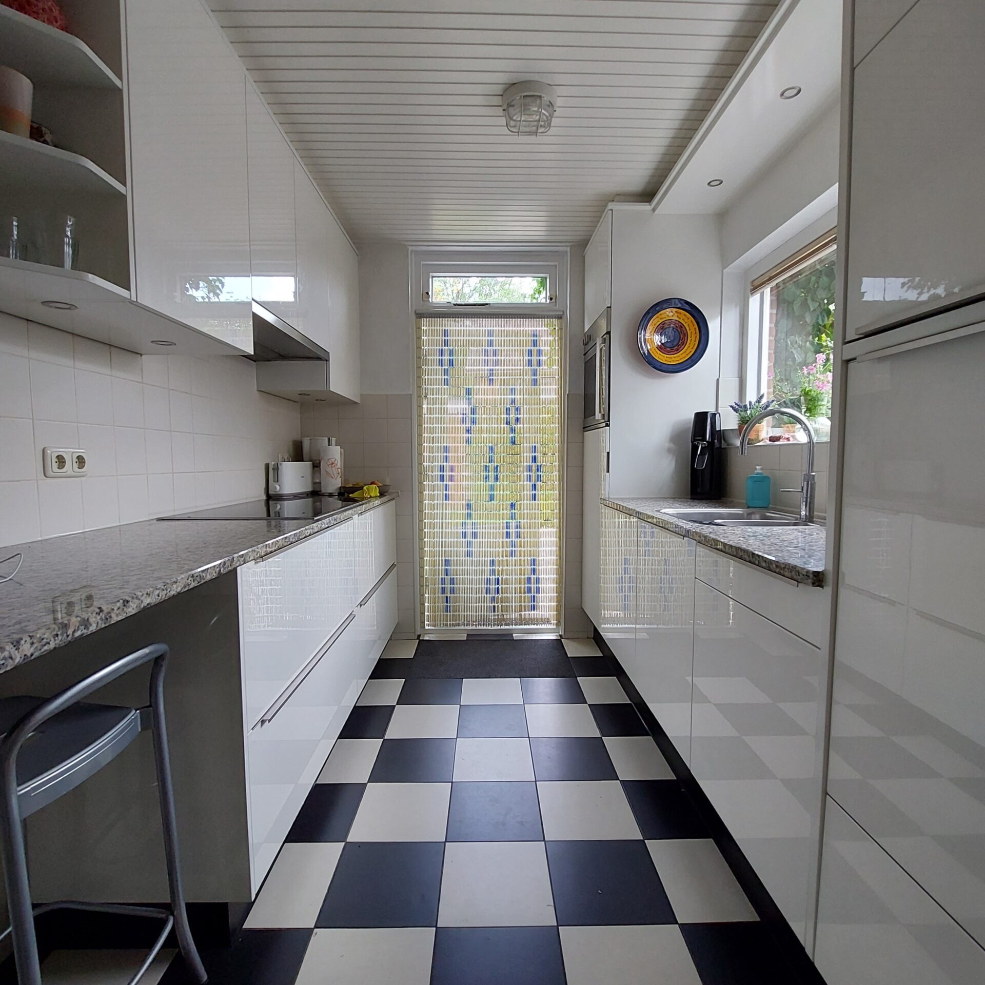 Keukenrenovatie: van rood 🔴 naar wit ⚪️