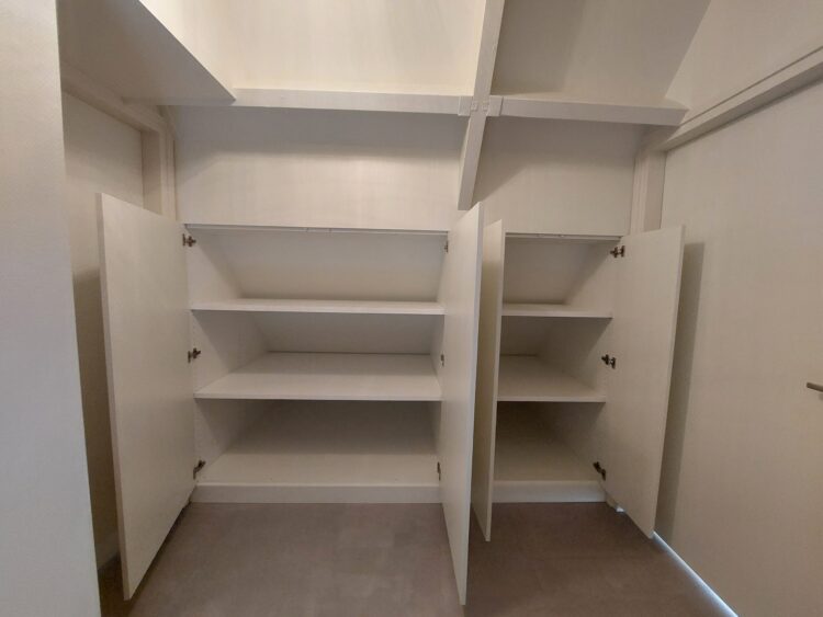 Knieschot kast op maat