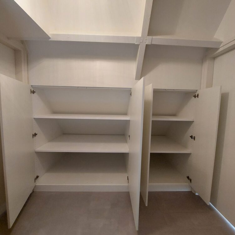 Knieschot kast op maat
