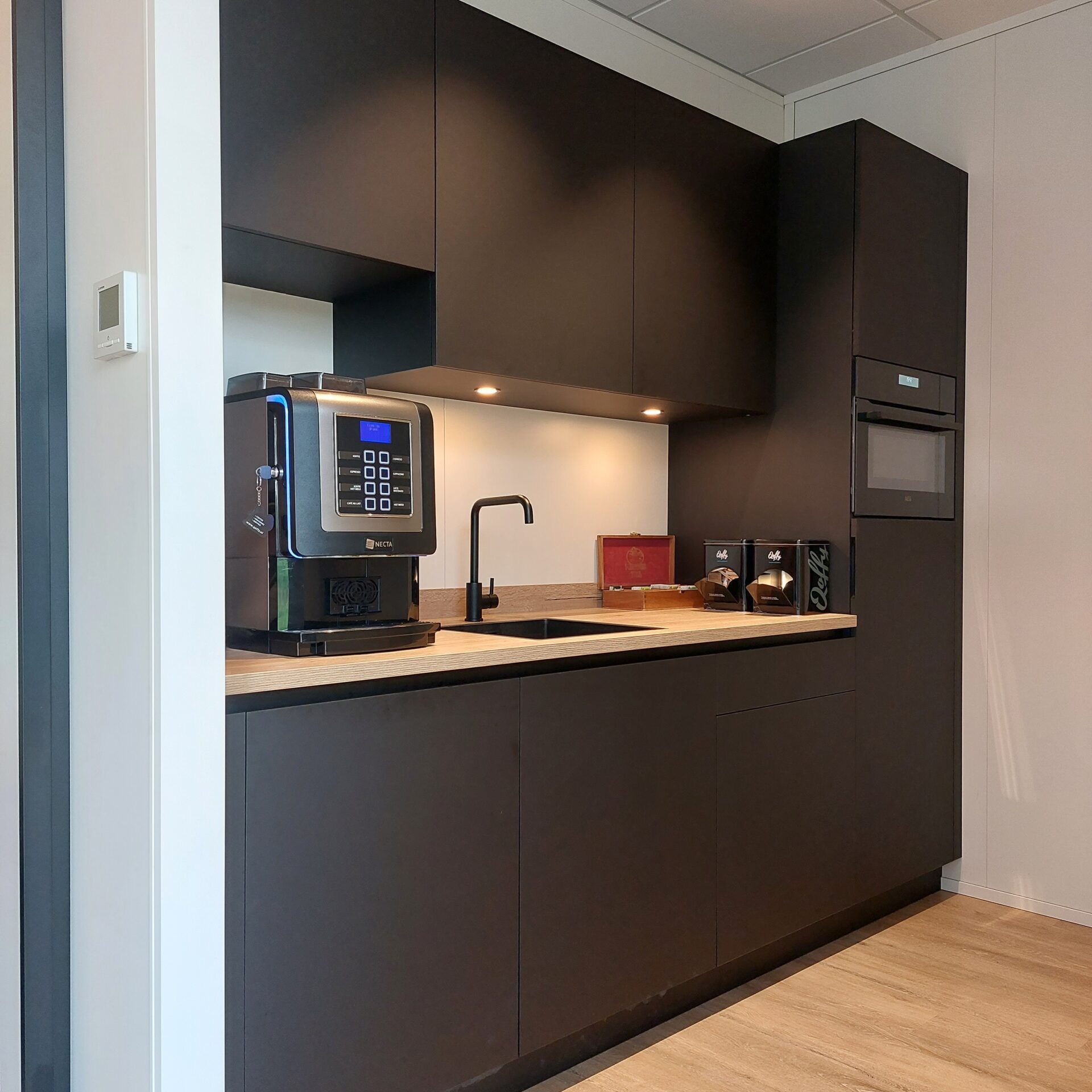 Een pantry voor onze nieuwe buurman