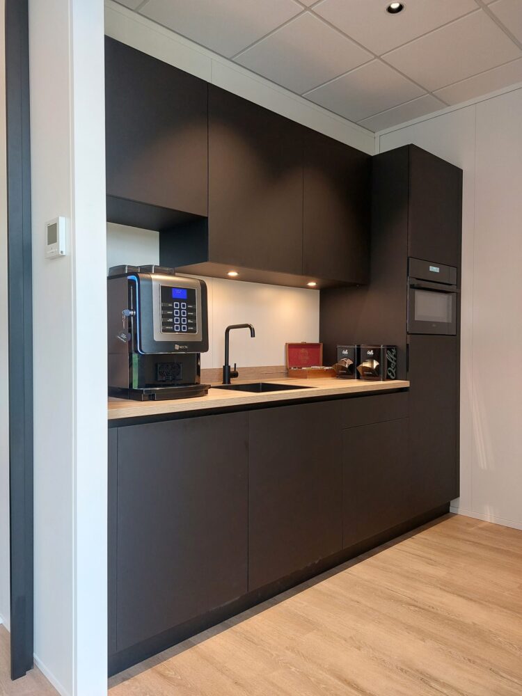 Een pantry voor onze nieuwe buurman