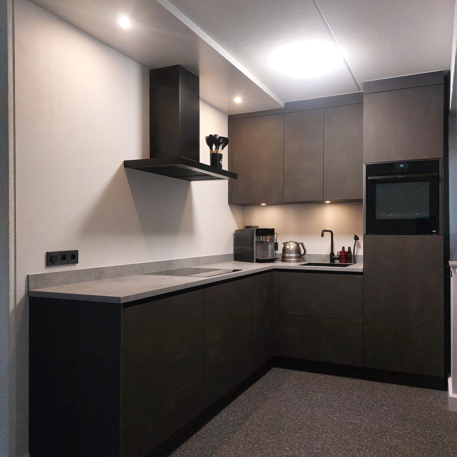 Dark steel maatwerk keuken op maat